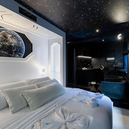 Galaxy La Tete Dans Les Etoiles Apartment Riom Exterior photo