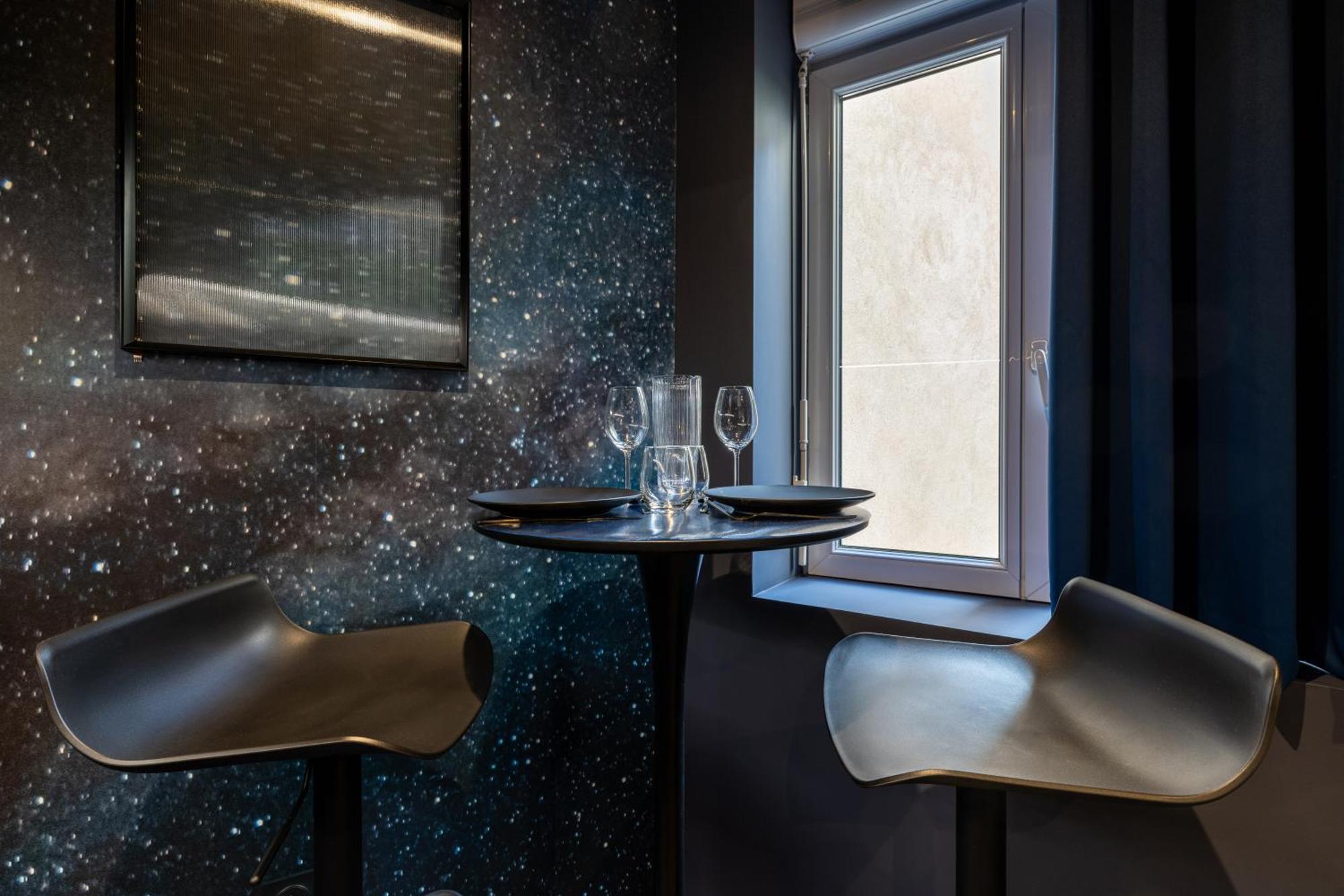 Galaxy La Tete Dans Les Etoiles Apartment Riom Exterior photo