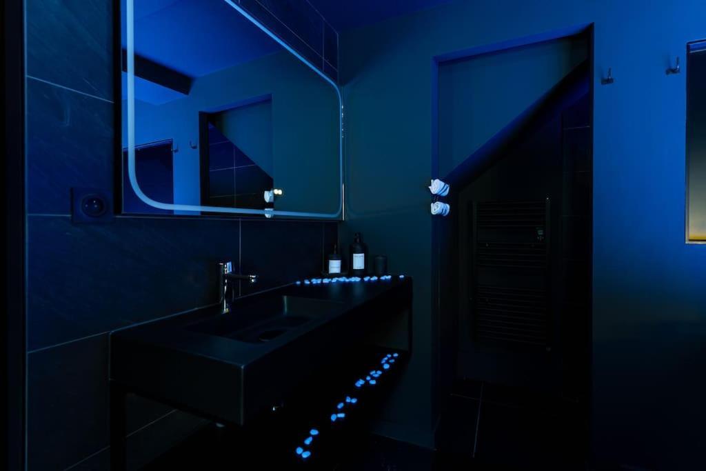 Galaxy La Tete Dans Les Etoiles Apartment Riom Exterior photo